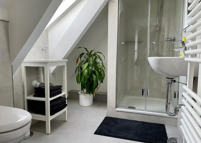 Ruhiges Und Citynahes Dachgeschoss-nest *