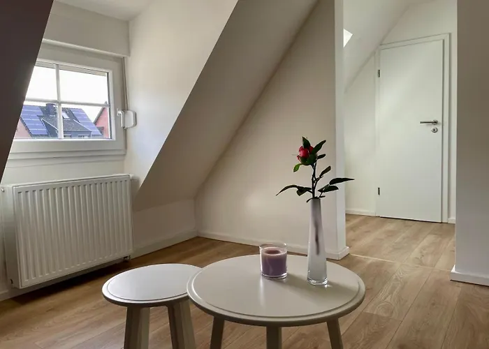 Ruhiges Und Citynahes Dachgeschoss-nest * Düsseldorf